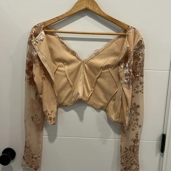 🇺🇸 Fashion Wild Cat sequence long sleeve top  size small - Picture 8 of 9